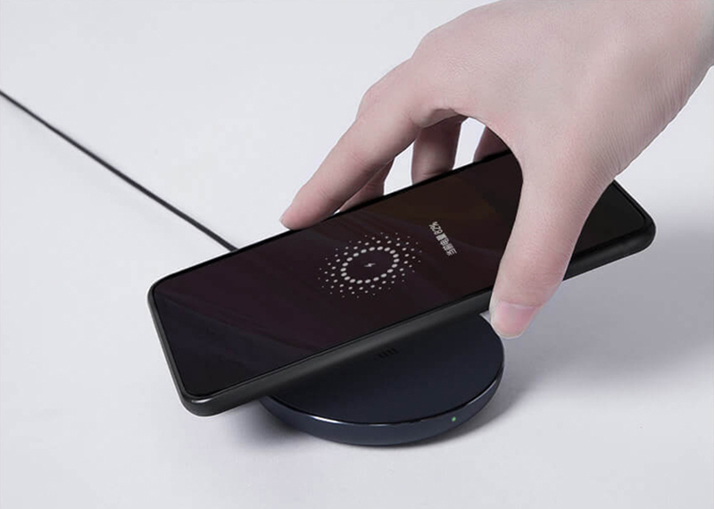 xiaomi-mi-wireless-charger-10w-1